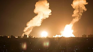 اسرائیل میں 3 ہندوستانی میزائل حملے کا نشانہ بنے، ایک کی موت