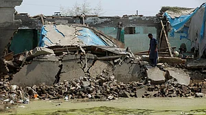 پاکستان میں بارش و برفباری سے تباہی، درجنوں افراد ہلاک