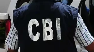 جنگ کے لیے لوگوں کو روس اسمگل کرنے والے ریکٹ کا پردہ فاش