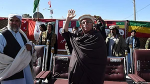 چھاپے اور بلیک آوٹ کی گونج: ذمہ دار کون ہے؟