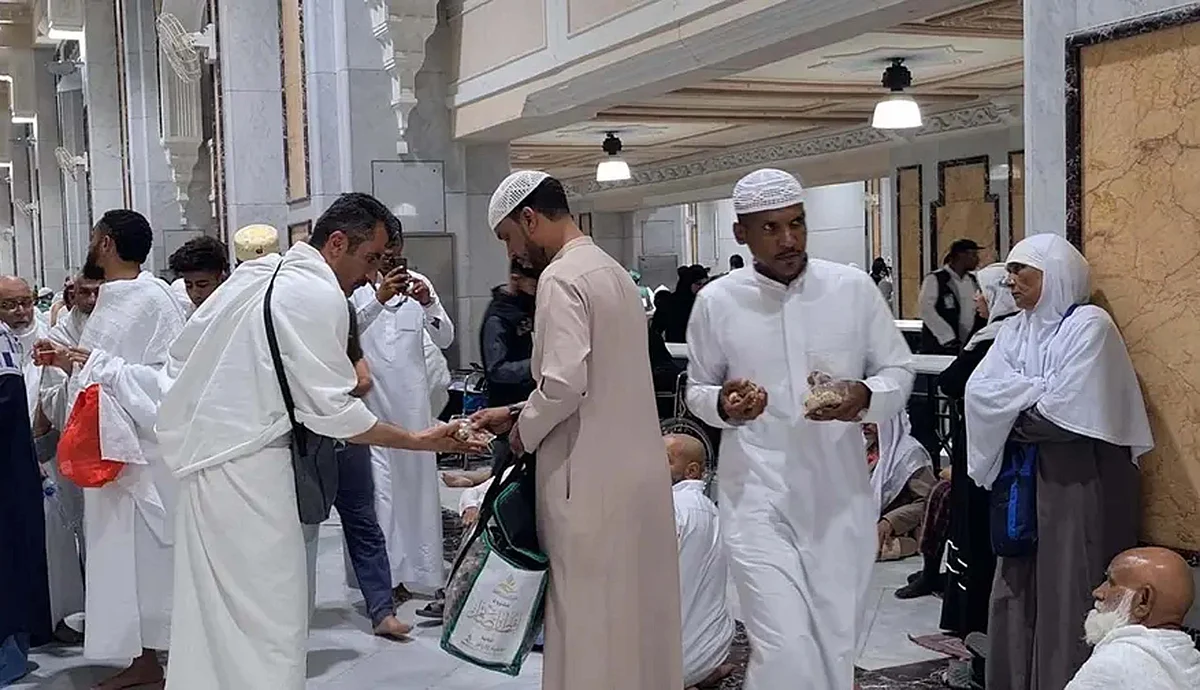 رمضان المبارک: مسجد حرام میں افطاری کے روح پرور مناظر