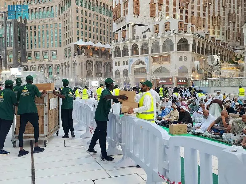 رمضان المبارک: مسجد حرام میں افطاری کے روح پرور مناظر