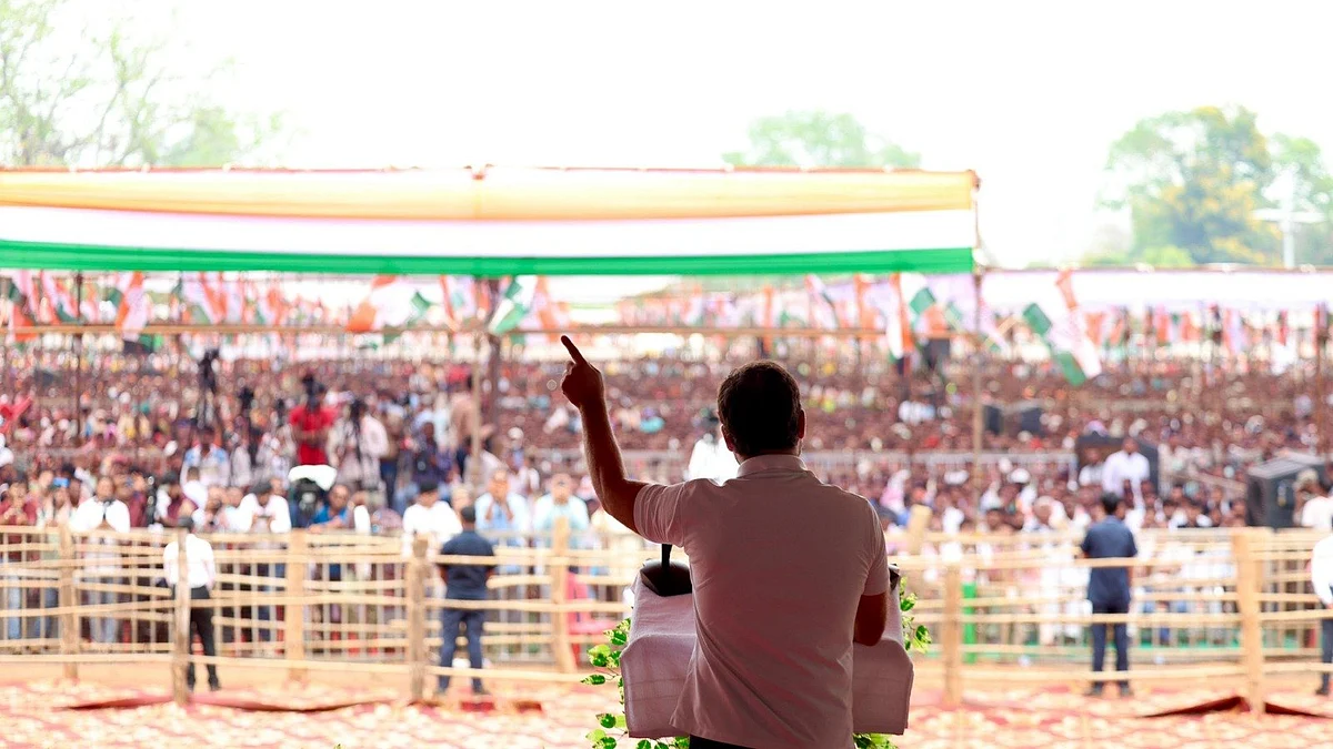 <div class="paragraphs"><p>چھتیس گڑھ میں جلسۂ عام سے خطاب کرتے ہوئے راہل گاندھی، تصویر @INCIndia</p></div>