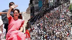سہارنپور: عمران مسعود کے لیے روڈ شو کرنے پہنچی پرینکا گاندھی عوام کا جوش دیکھ کر ہوئیں بے حد خوش، کہا ’یہ تبدیلی کا اشارہ‘