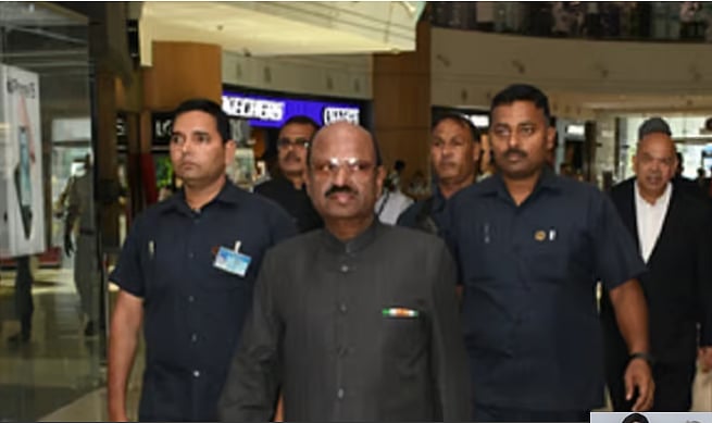 ’صدر جمہوریہ سے انصاف کا مطالبہ کروں گی‘، مغربی بنگال کے گورنر پر چھیڑ چھاڑ کا الزام لگانے والی خاتون کا بیان