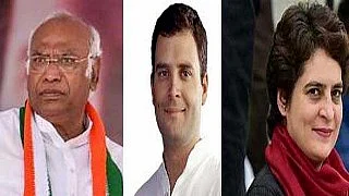 <div class="paragraphs"><p>ملکارجن کھڑگے، راہل گاندھی اور پرینکا گاندھی / تصویر: یو این آئی</p></div>