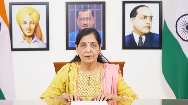 <div class="paragraphs"><p>سنیتا کیجریوال / تصویر: آئی اے این ایس</p></div>