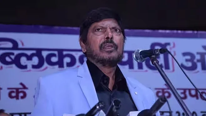 <div class="paragraphs"><p>رام داس آٹھولے / فیس بک</p></div>