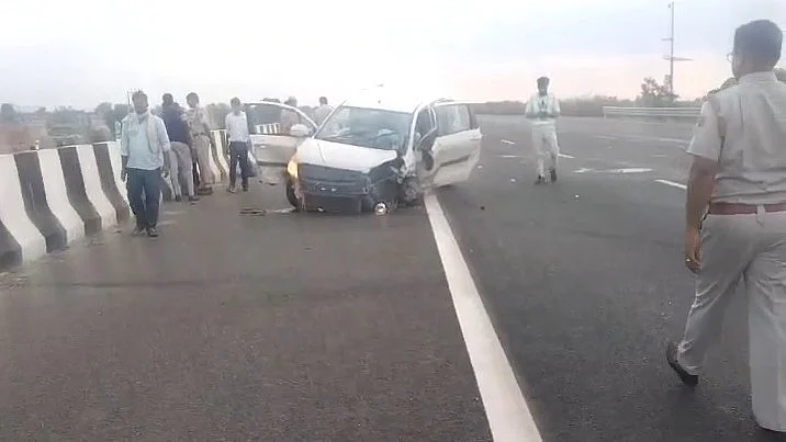 <div class="paragraphs"><p>حادثے کی شکار گاڑی /  تصویر: آئی اے این ایس</p></div>