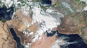 سعودی عرب میں بارش سے تباہی کا منظر، مدینہ منورہ میں ہر طرف پانی ہی پانی، مسجد نبوی کی ویڈیو وائرل