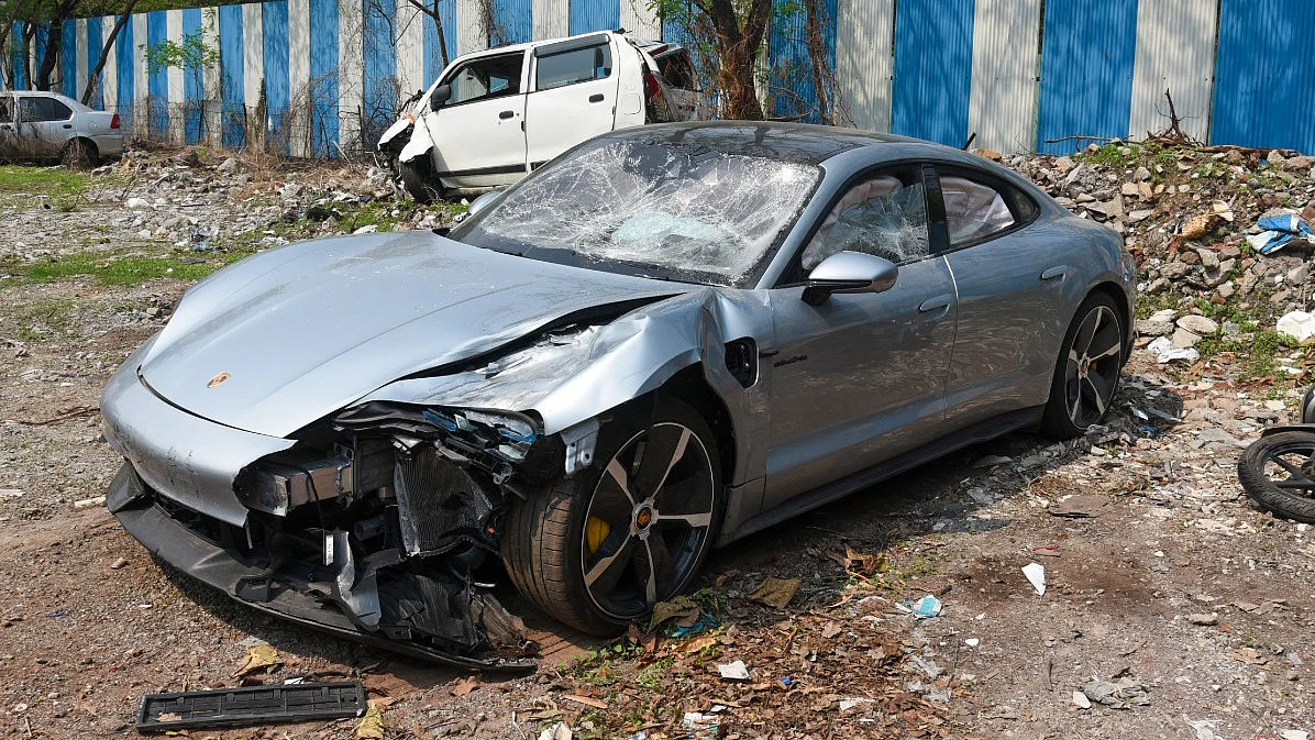 <div class="paragraphs"><p>پونے حادثے کی پورش کار/ تصویر: آئی اے این ایس</p></div>