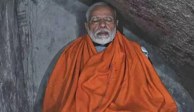 مودی کی اندھی تقلید کا خمیازہ بھگت رہے مہاجر ہندوستانی... ابھے شکلا