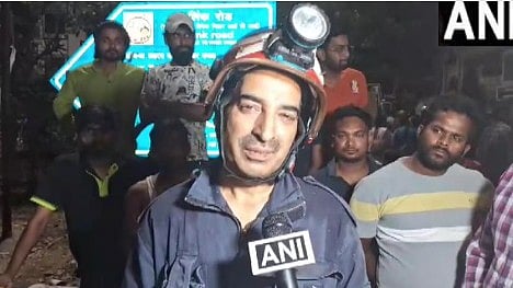 دہلی کے بیبی کیئر سینٹر میں آگ لگی، عمارت سے کئی نوزائیدہ بچوں کے مارے جانے کی خبر