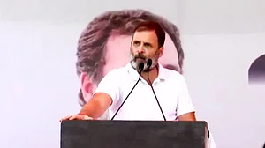 اڈیشہ میں حکمراں بی جے ڈی اور بی جے پی کے درمیان گٹھ جوڑ، دونوں مل کر ریاست کو لوٹ رہے: راہل گاندھی