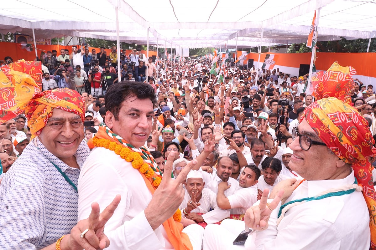 دہلی کانگریس کے نومنتخب صدر دیویندر یادو کے ریاستی صدر کا عہدہ سنبھالنے کے موقع پر امنڈا جمِ غفیر...تصویری جھلکیاں