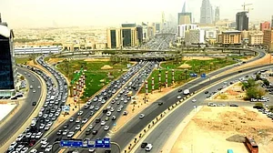 سعودی عرب: ٹریفک حادثات کے باعث اموات میں 50 فیصد کمی