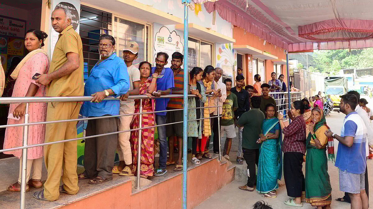 الیکشن ڈیوٹی سے بچنے کے لیے مرد ٹیچر نے خود کو حاملہ قرار دے دیا! ہریانہ میں عجیب و غریب واقعہ