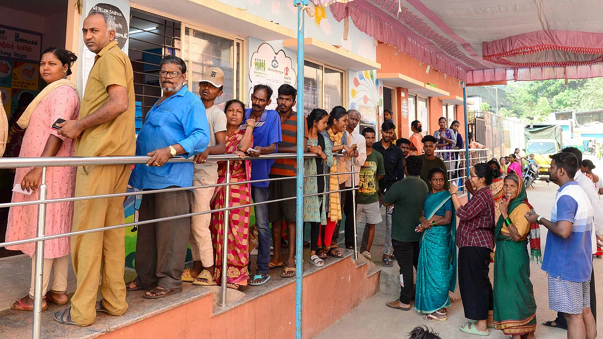 <div class="paragraphs"><p>ووٹنگ کی قطار، علامتی تصویر/ آئی اے این ایس</p></div>