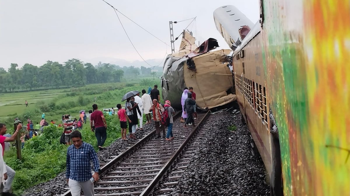 کنچن جنگا ایکسپریس حادثہ: 3 بڑی خامیوں کی وجہ سے گئی 10 افراد کی جان، ریلوے کی رپورٹ میں کچھ اہم انکشافات
