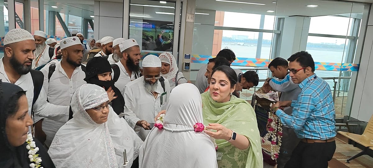 حج 2024: حاجیوں کے پہلے قافلہ کا دہلی میں پُرجوش استقبال، دیکھیں تصویری جھلکیاں