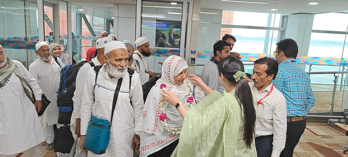 حج 2024: حاجیوں کے پہلے قافلہ کا دہلی میں پُرجوش استقبال، دیکھیں تصویری جھلکیاں