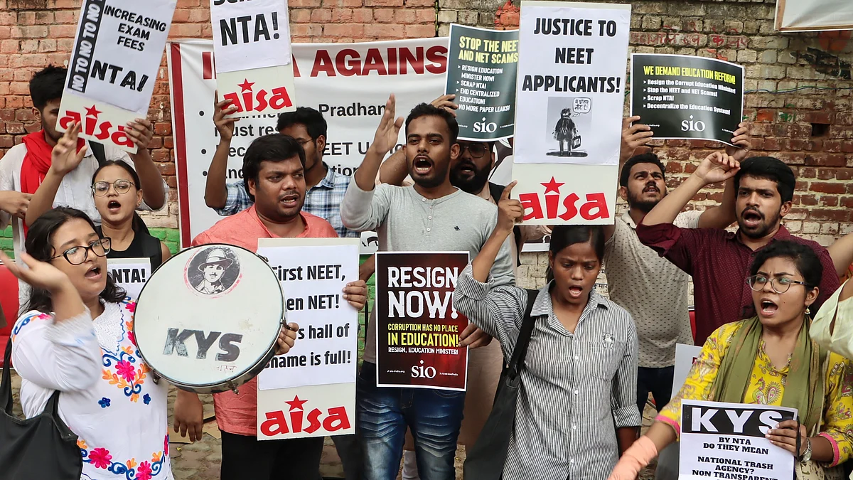 <div class="paragraphs"><p>نیٹ دھاندلی کے خلاف احتجاج / آئی اے این ایس</p></div>