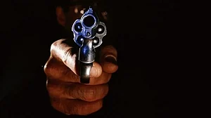 پیسے مانگنے پر ہوٹل مینیجر اور اس کے ساتھی کو گولی مار کر ہلاک کر دیا