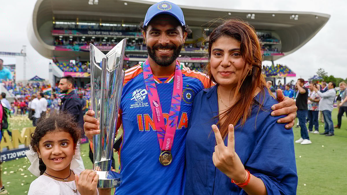 
رویندر جڈیجہ کا بھی ٹی-20 کرکٹ سے ریٹارئرمنٹ کا اعلان، کہا- ’ورلڈ کپ جیتنا ایک خواب پورا ہونے جیسا‘