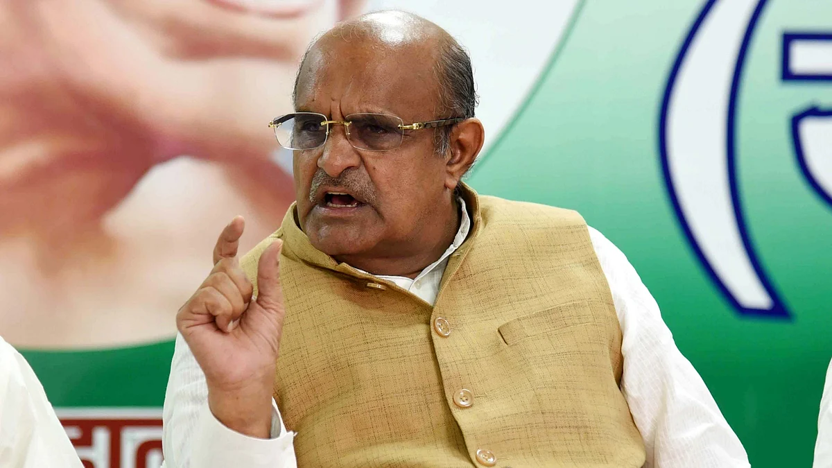 <div class="paragraphs"><p>جے ڈی یو لیڈر کے سی تیاگی / آئی اے این ایس</p></div>