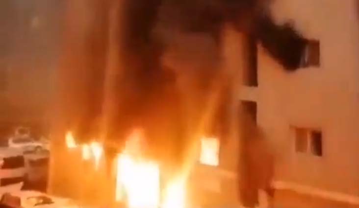 <div class="paragraphs"><p>علامتی تصویر</p></div>