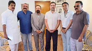 انڈیا بلاک میں مزید ایک فرد کا اضافہ، رکن پارلیمنٹ محمد حنیفہ نے راہل گاندھی سے ملاقات کر حمایت کا کیا اعلان