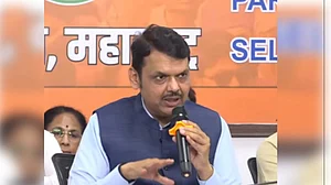 فڑنویس نے مہاراشٹر میں بی جے پی کی خراب کارکردگی کی ذمہ داری قبول کی، استعفیٰ دینے کی پیشکش