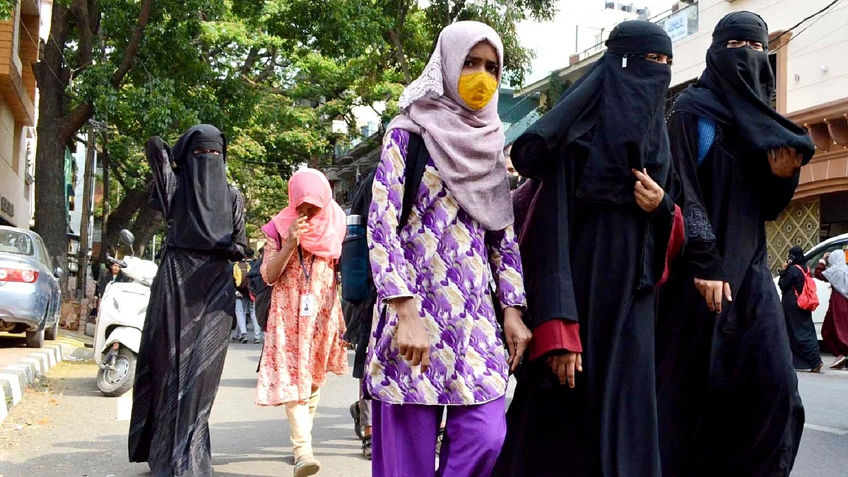 <div class="paragraphs"><p>باحجاب طالبات، تصویر آئی اے این ایس</p></div>