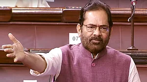 کانوڑ یاترا کے لئے دیا گیا پولیس احکام اچھوت کی بیماری کو فروغ دے سکتا ہے: مختار عباس نقوی