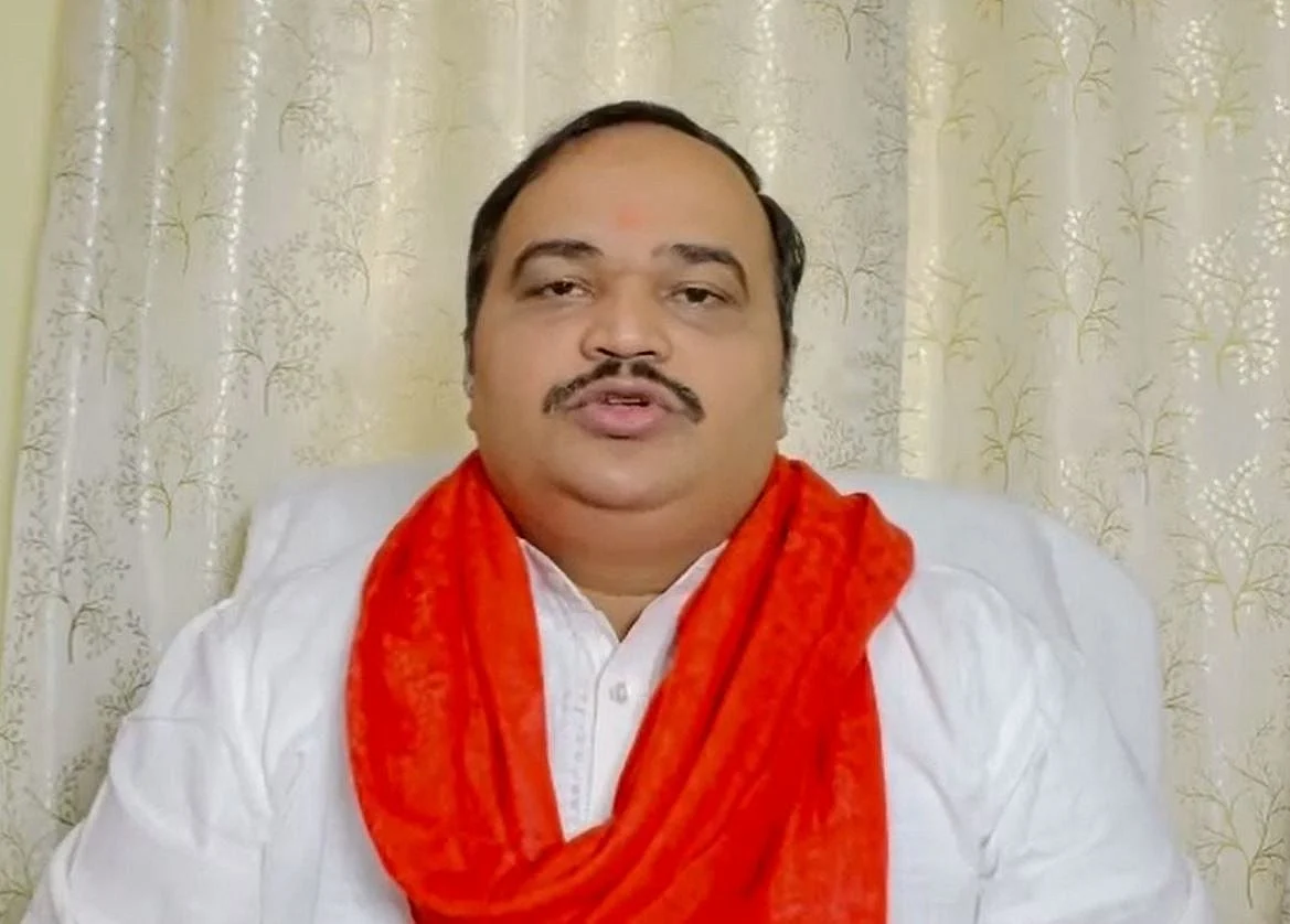 ’انسانوں کو ملازمتیں دیں یا بھوتوں کو؟‘ شیوسینا-یو بی ٹی لیڈر کا مودی حکومت سے سوال