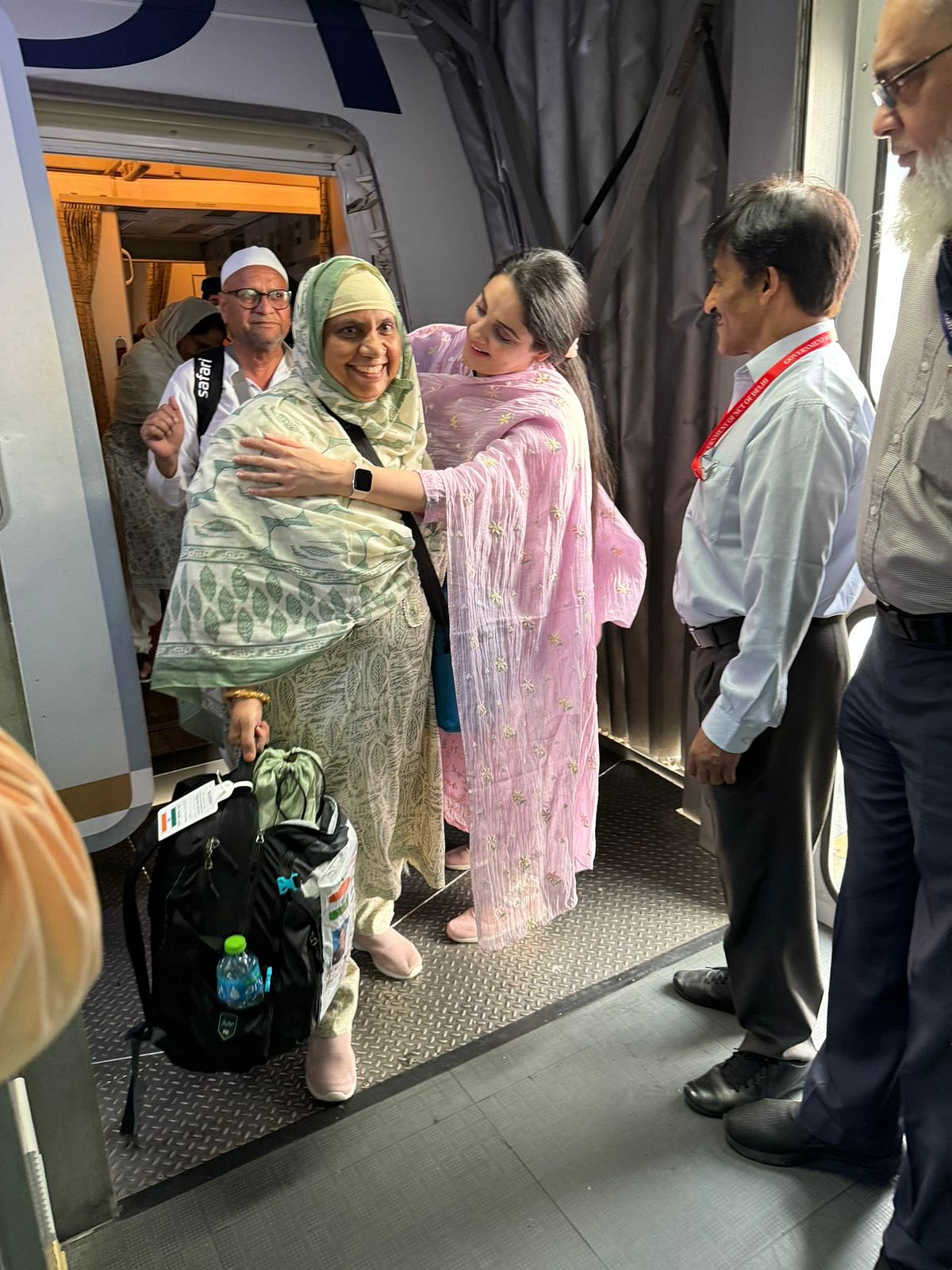 دہلی امبارکیشن پوائنٹ کے حجاج کی وطن واپسی کا سلسلہ مکمل، حج کمیٹی کی چیئرپرسن کوثر جہاں نے کیا استقبال