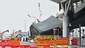 طنز و مزاح: برائے کرم ٹپکتے ٹوٹتے  ہندوستان کو ترقی یافتہ بنانے کا عہد ترک کر دیں!...وشنو ناگر