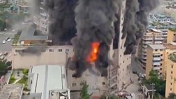 چین کے شاپنگ مال میں لگی خوفناک آگ، 16 افراد جھلس کر ہلاک