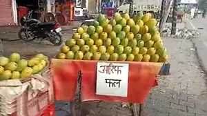 مظفرنگر میں کانوڑ یاترا سے قبل پولیس نے ٹھیلوں پر لکھوائے دکانداروں کے نام، کانگریس نے بتایا ’حکومتی اسپانسر شدت پسندی‘