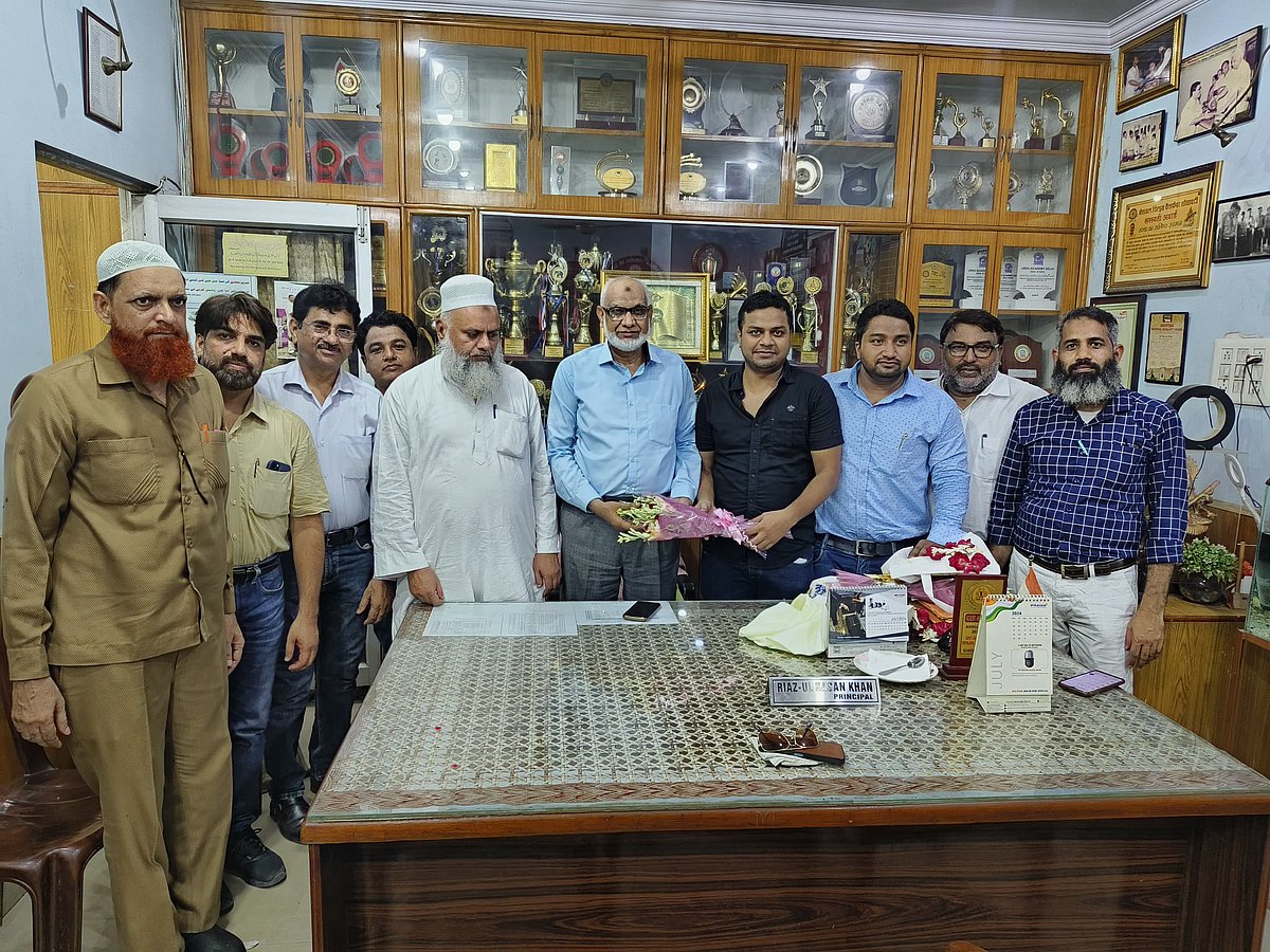 سخت محنت کر اساتذہ اپنے شاگردوں کو پتھر سے قیمتی نگینہ بناتے ہیں: پروفیسر محمد یوسف