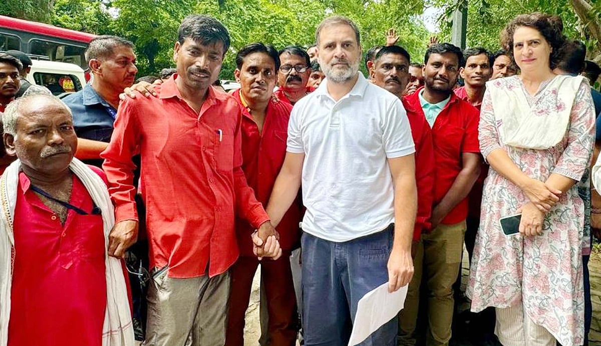 راہل گاندھی اور پرینکا گاندھی نے دہلی میں قلیوں سے کی ملاقات، مدد کا یقین دلایا