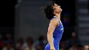 ونیش پھوگاٹ نے اپنا وزن کم کرنے کے لیے خون نکالا، بال اور ناخون کاٹے، لیکن ہر کوشش ہوئی ناکام!