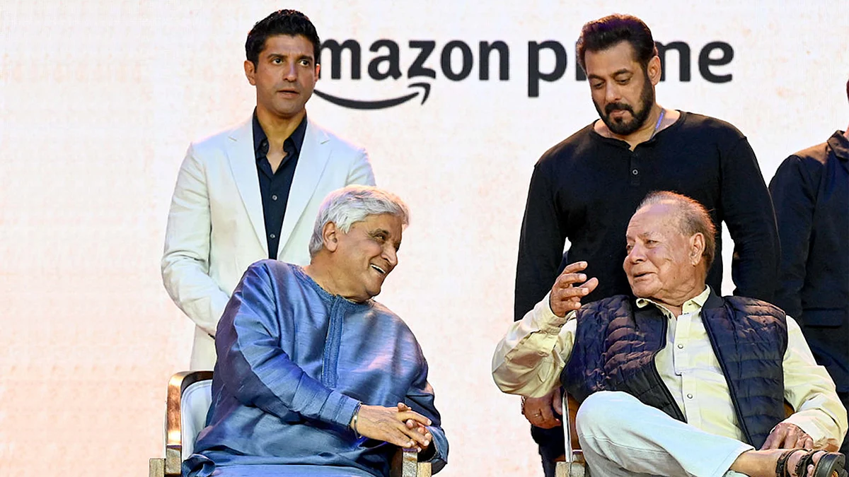 <div class="paragraphs"><p>سلیم-جاوید کی معروف اسکرپٹ رائٹر جوڑی، ساتھ میں سلمان خان اور فرحان اختر / Getty Images</p></div>