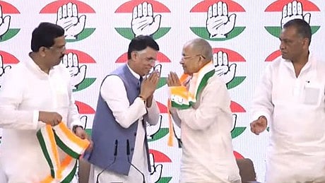 بہار کے سینئر لیڈر رام جتن سنہا کانگریس میں شامل، پارٹی کو مضبوط بنانے کا اظہارِ عزم