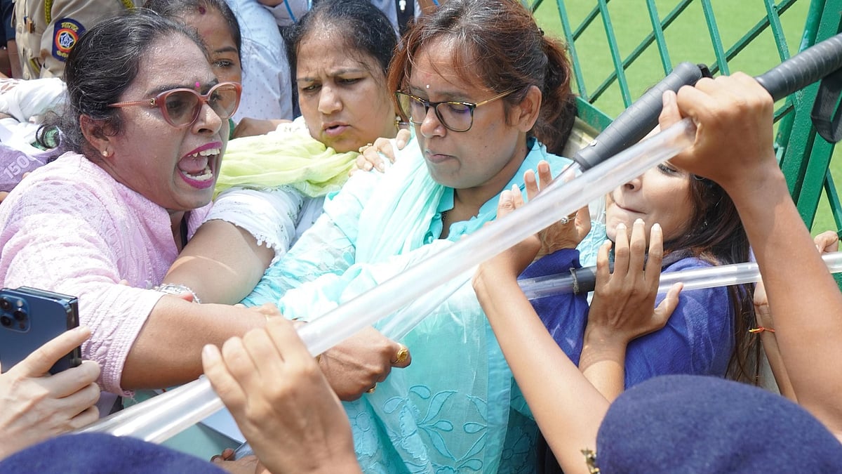 بدلاپور جنسی استحصال معاملہ میں کانگریس کا احتجاجی مظاہرہ، ایم وی اے نے 24 اگست کو ’مہاراشٹر بند‘ کا کیا اعلان