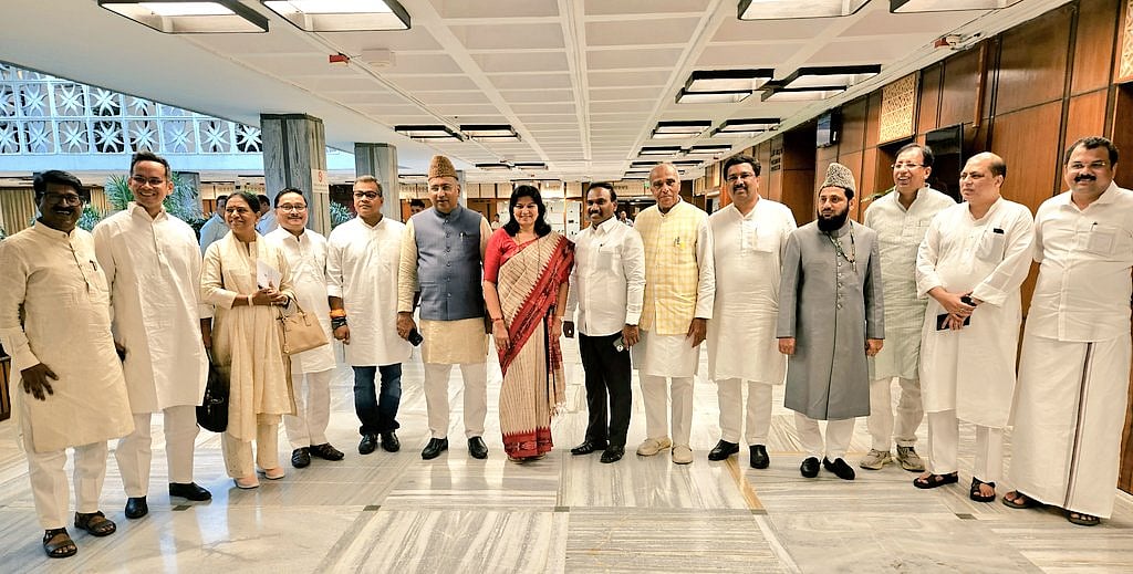 وقف ترمیمی بل 2024: جے پی سی کی پہلی میٹنگ میں ہوئی تلخ نوک جھونک، اگلی میٹنگ بھی ہوگی جلد