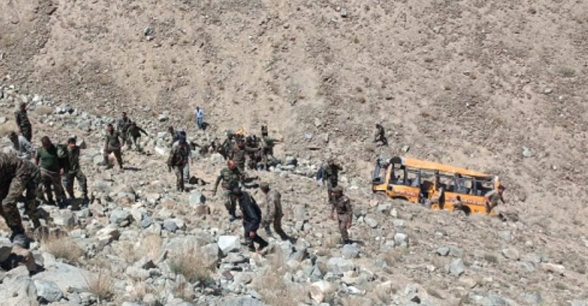 لیہہ میں خوفناک حادثہ، اسکولی بس 200 میٹر گہری کھائی میں گری، 6 افراد کی موت، دیگر 19 زخمی