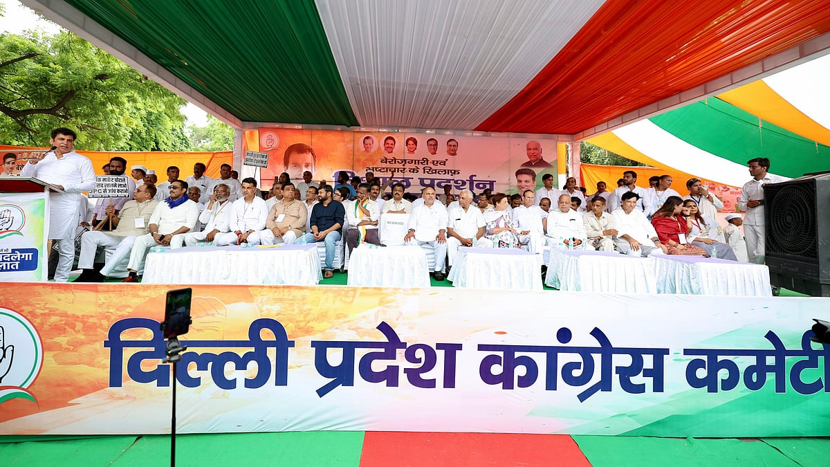 <div class="paragraphs"><p>سیبی چیف مادھبی بُچ کے استعفیٰ میں دہلی کانگریس کا احتجاجی مظاہرہ، تصویر سوشل میڈیا</p></div>