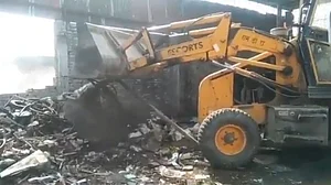 عالیشان حویلی پر بلڈوزر چلنے کے بعد حاجی شہزاد علی چھتر پور تشدد پر بولے