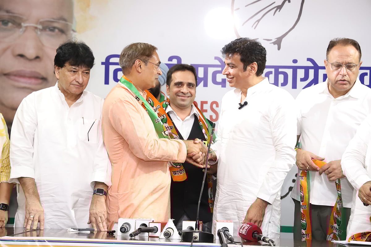 عآپ کے کئی سرکردہ لیڈران کانگریس میں شامل، دیویندر یادو نے پارٹی میں مناسب جگہ کی یقین دہانی کرائی